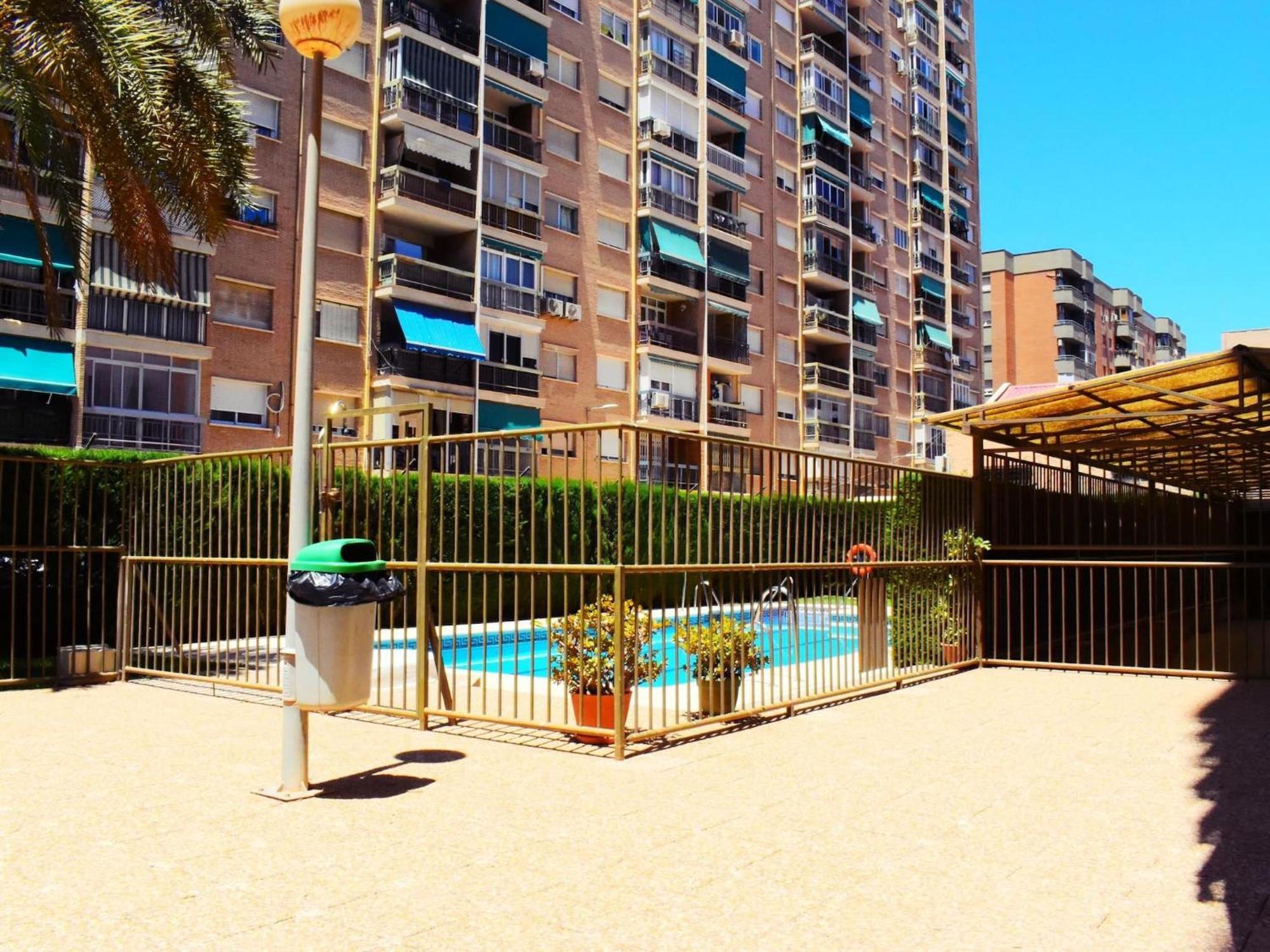 Amplio Y Luminoso Apartamento Cerca Del Centro Y La Playa Con Piscina Y Parking Privado Málaga Kültér fotó
